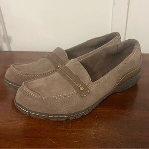 Natural Soul Brown Suede Loafers size 9.5 in excellent condition